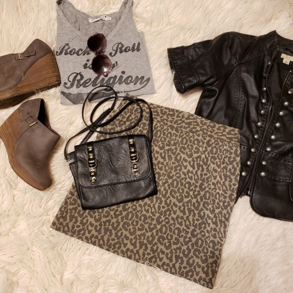Banana republic Cheetah print mini 2
